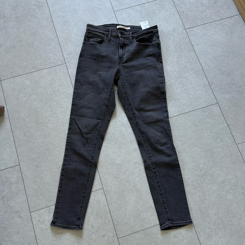 Levi- 721 Skinny- size 27